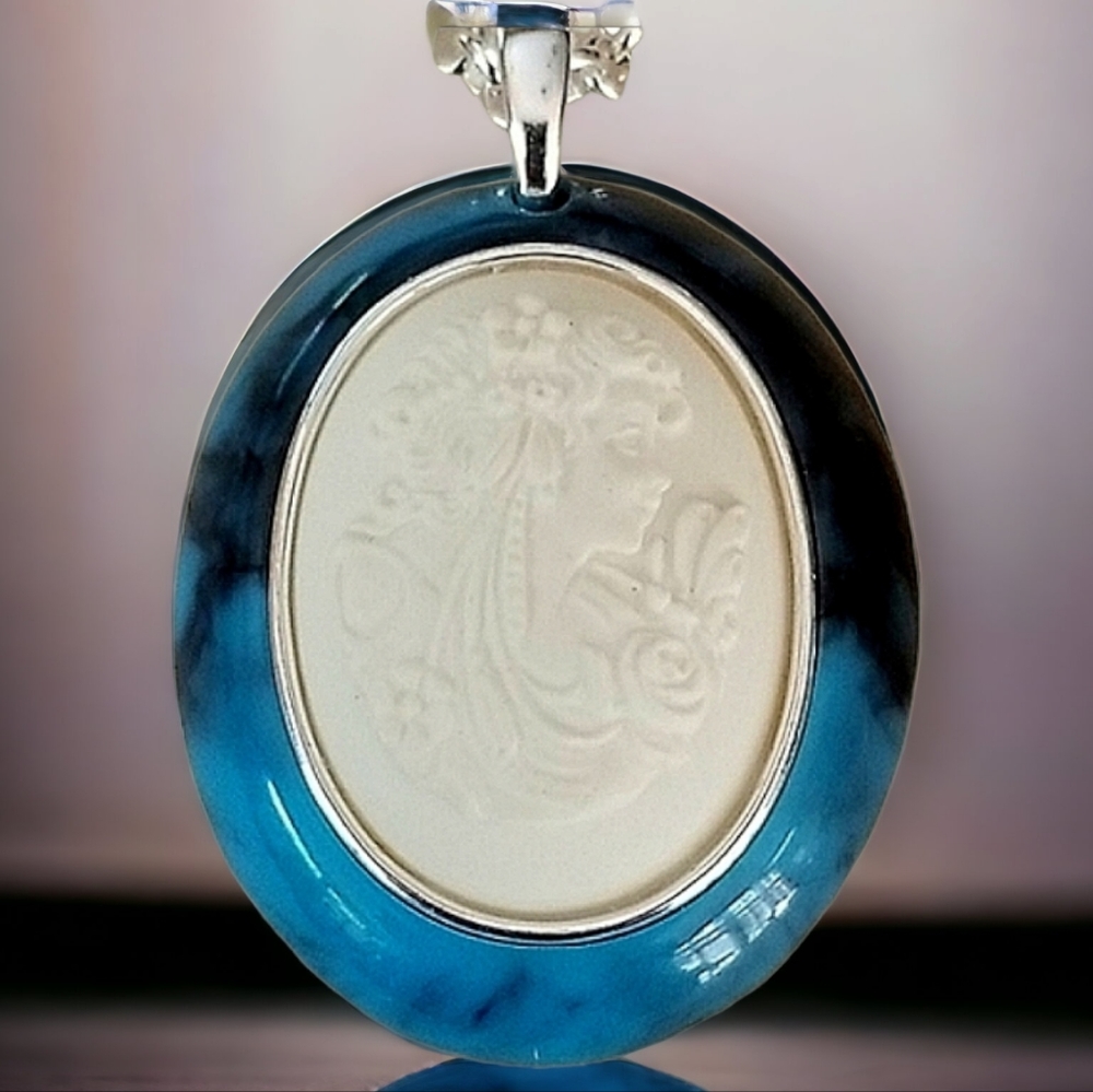 Designer Amedeo NYC Cameo Turquoise Resin Pendant Necklace